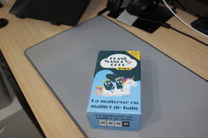 Blanc Manger Coco Junior - La maîtresse en maillot de bain